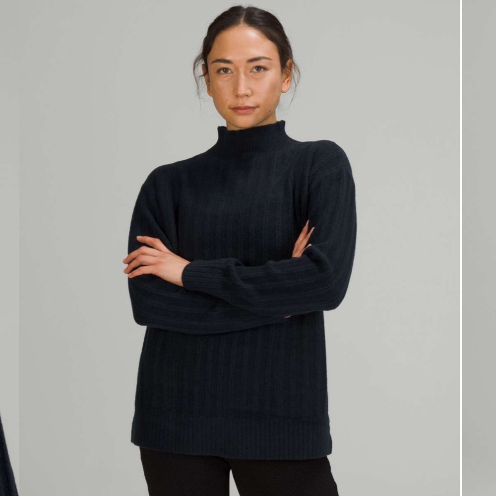 Lululemon Twin Rib Turtleneck Sweater True Navy Size 6